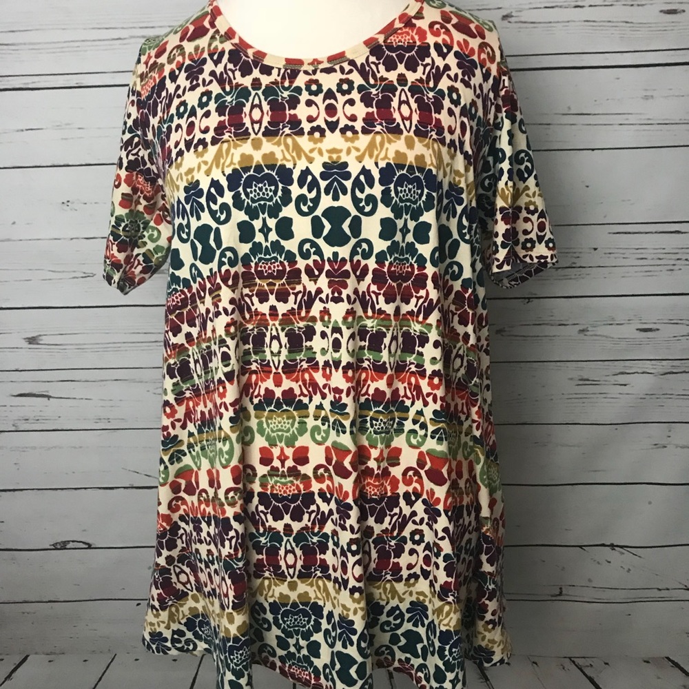 LulaRoe Perfect Tee scroll design